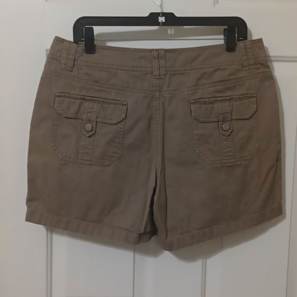 Dressbarn size 12 shorts, brown - Picture 2 of 6